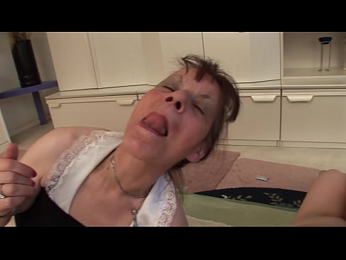 ❤️ Tá triúr ag beirt sheanmháthair agus seanathair amháin Porn bhaile ag ga.hdpornpics.ru