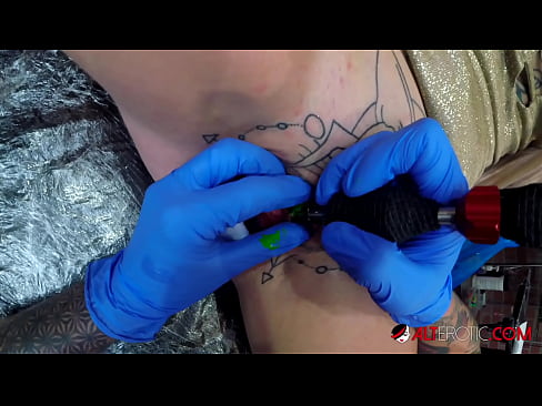 ❤️ An hottie thar a bheith tattooed Sully Savage fuair tattoo ar a clitoris Porn bhaile ag ga.hdpornpics.ru
