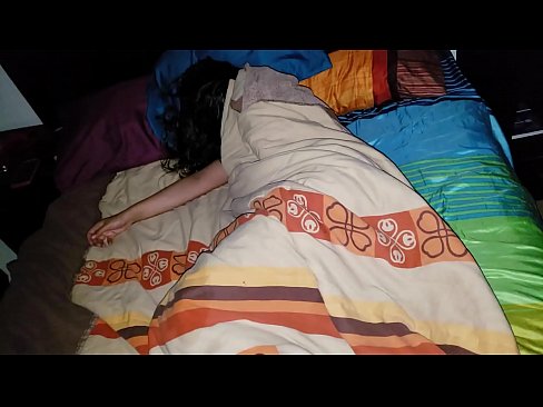 ❤️ Stepson ag bualadh lena leasmháthair óg agus í ina codladh. Porn bhaile ag ga.hdpornpics.ru